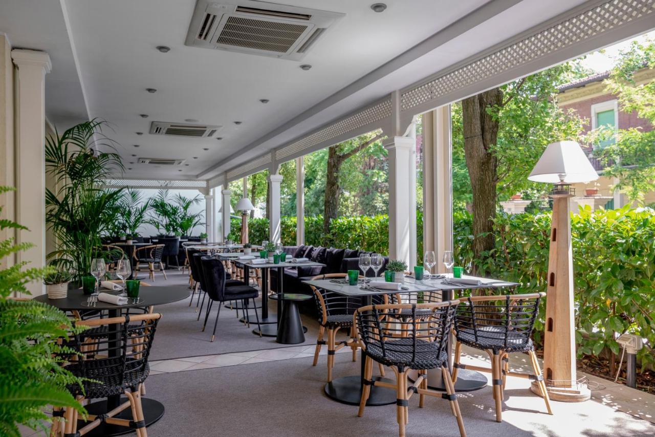 Hotel Maestrale Риччоне Екстер'єр фото