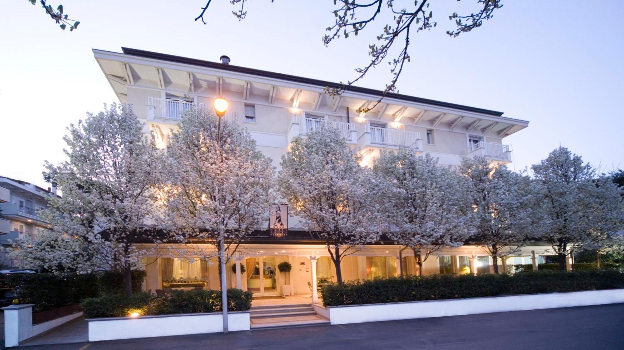 Hotel Maestrale Риччоне Екстер'єр фото